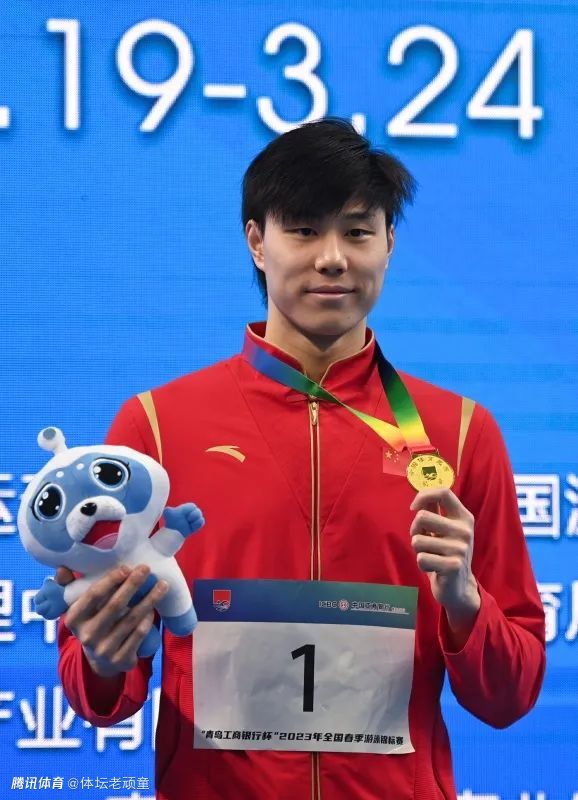 据全市场报道，穆里尼奥要求罗马补强后防，而罗马正在关注萨勒尼塔纳后卫皮罗拉。
